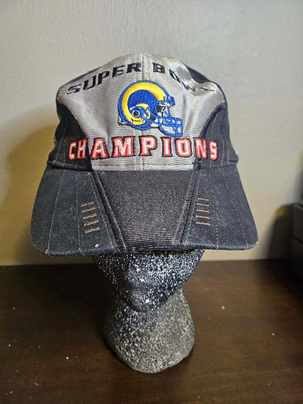 Puma St. Louis Rams Super Bowl XXXIV Champions Hat 2000 Velcro Back Cap
0032